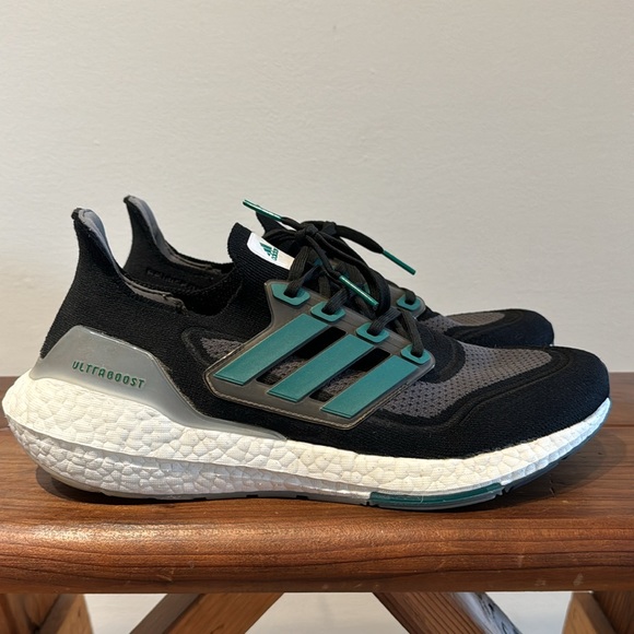 Adidas Ultraboost 21 - Picture 2 of 5